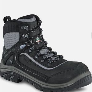 Used 
TRADESWOMAN
WOMEN'S 6-INCH WATERPROOF CSA SAFETY TOE HIKER BOOT